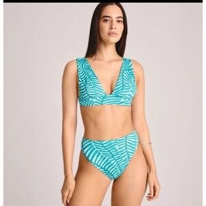 Vitamin A Teal Fern Print Bikini Top Sustainable Swimwear Adjustable Ties XS